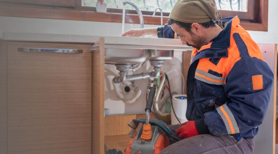 Expert burst pipe repair services in Sciota, IL